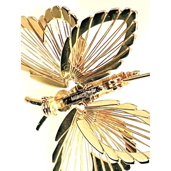 Monet Gold Butterfly Brooch 1.75" Wire Open Metalwork Signed Pin Bouncy Wing Vtg - Picture 7 of 12